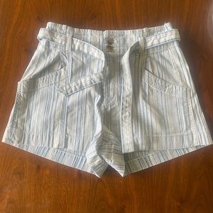 American Eagle Cotton Size 4 Striped Tie Waist 2.5 inch Inseam Shorts